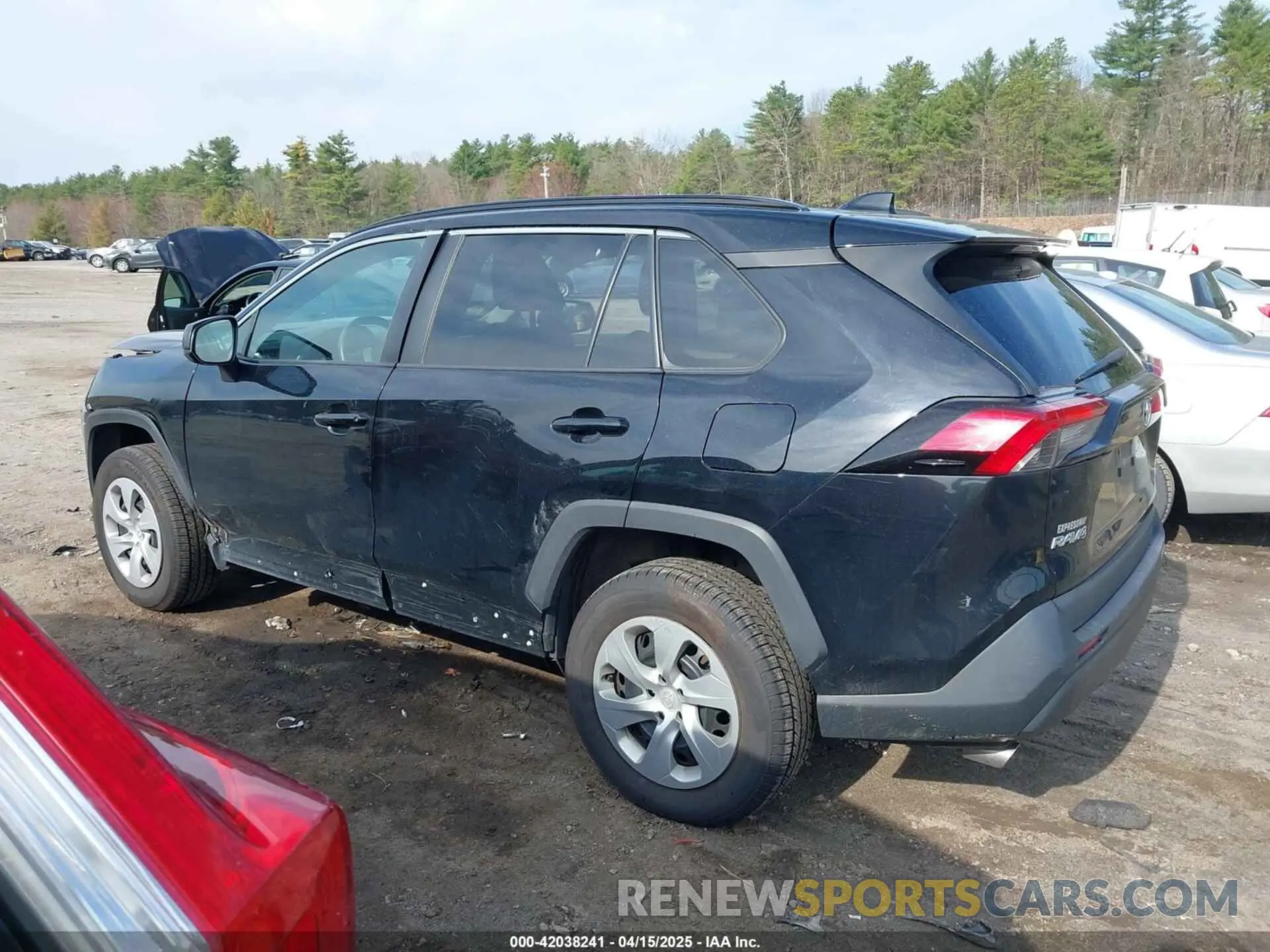 15 Photograph of a damaged car 2T3F1RFV6KC026259 TOYOTA RAV4 2019