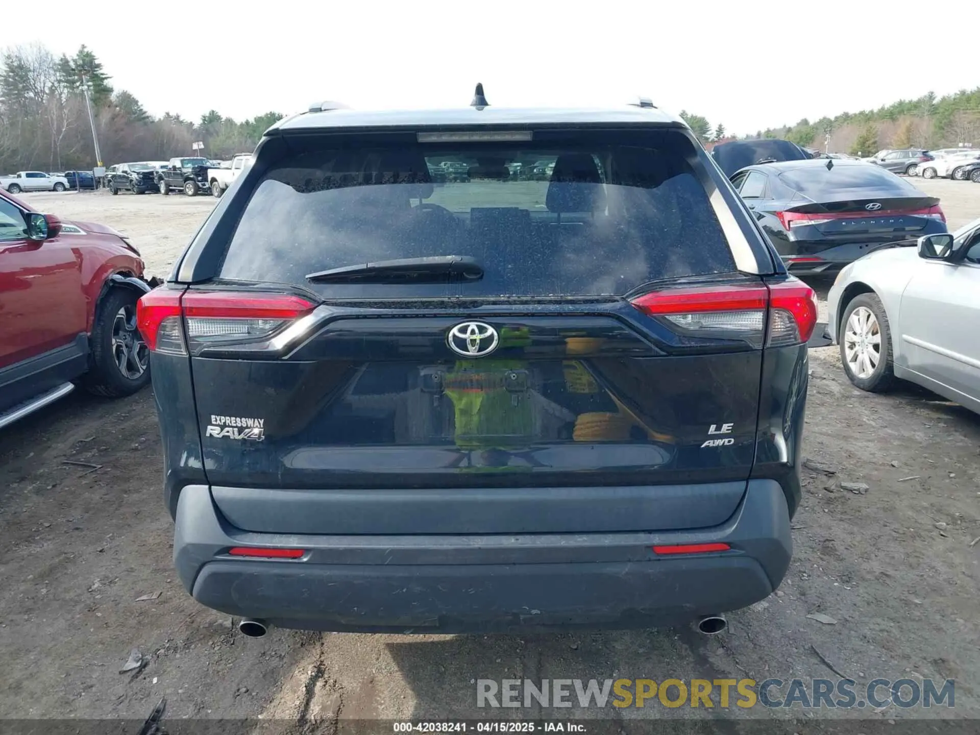 17 Photograph of a damaged car 2T3F1RFV6KC026259 TOYOTA RAV4 2019