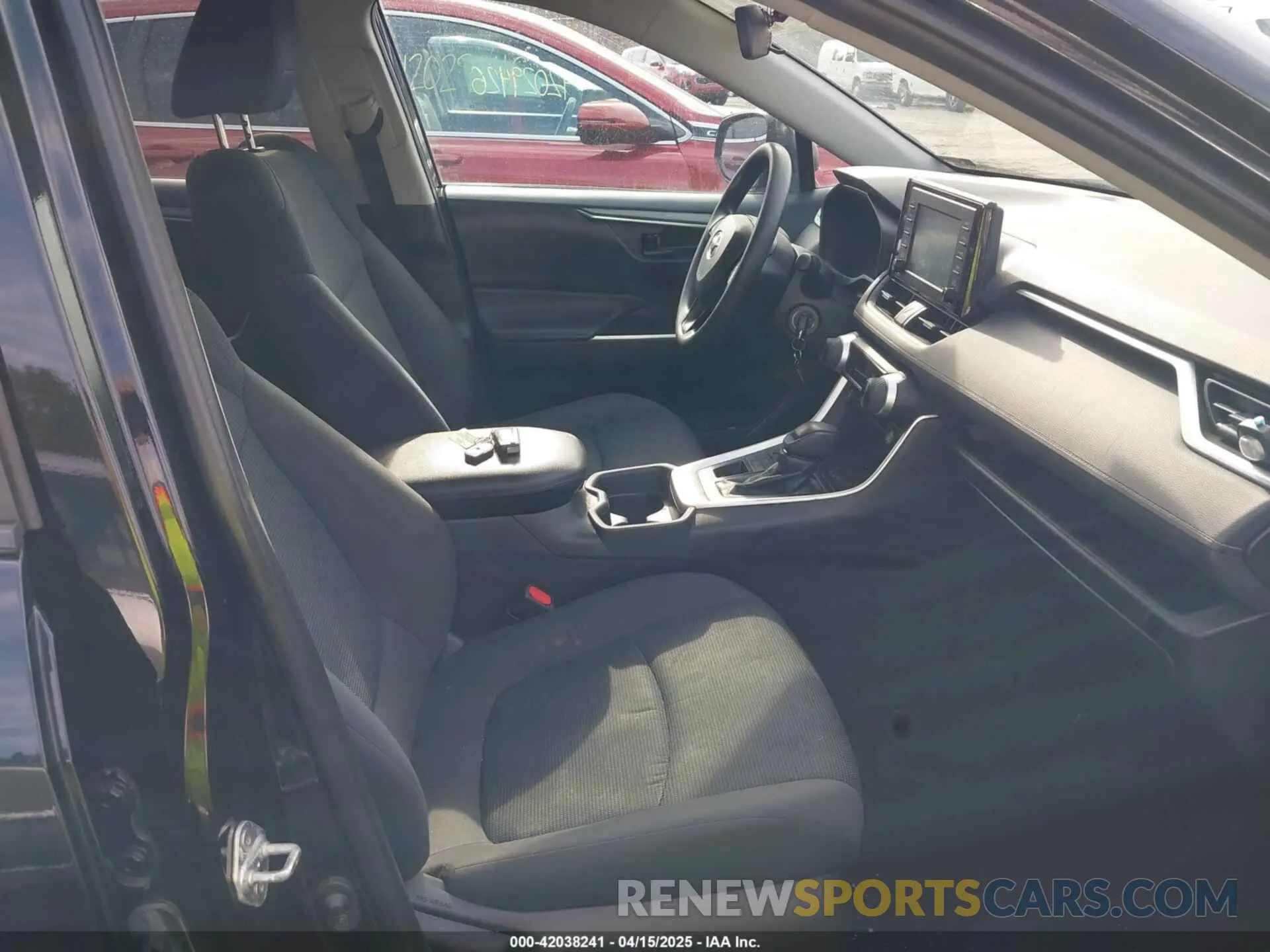5 Photograph of a damaged car 2T3F1RFV6KC026259 TOYOTA RAV4 2019