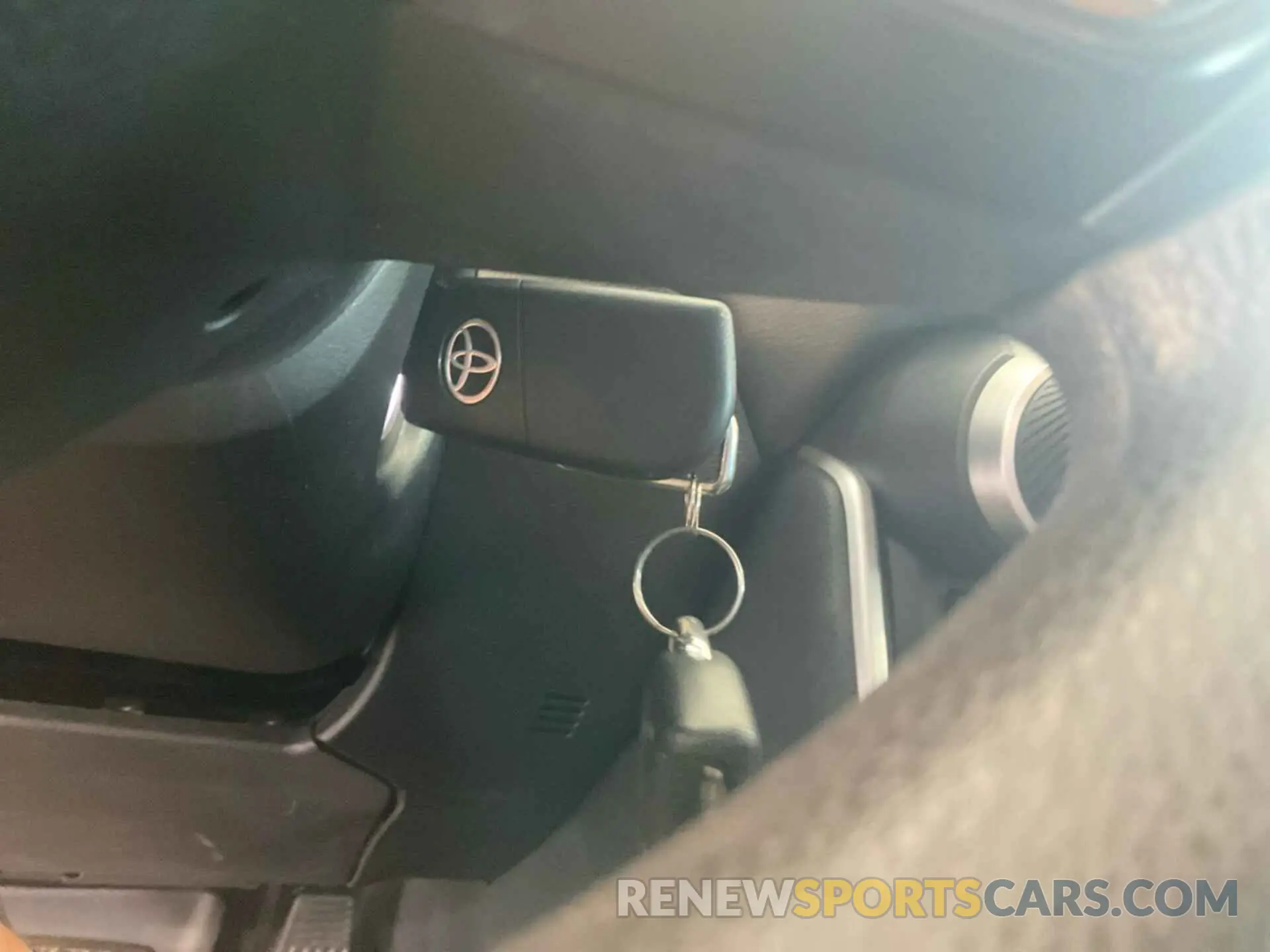 1 Photograph of a damaged car 2T3F1RFV6KC029615 TOYOTA RAV4 2019