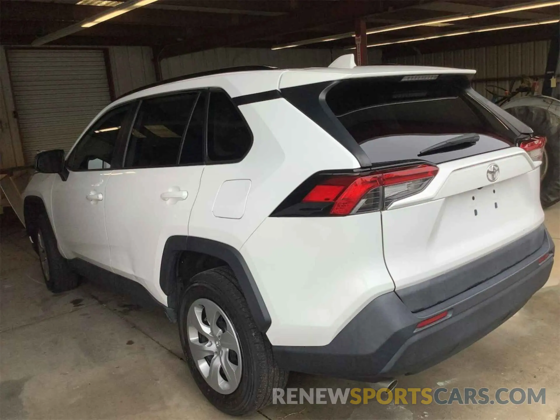 16 Photograph of a damaged car 2T3F1RFV6KC029615 TOYOTA RAV4 2019