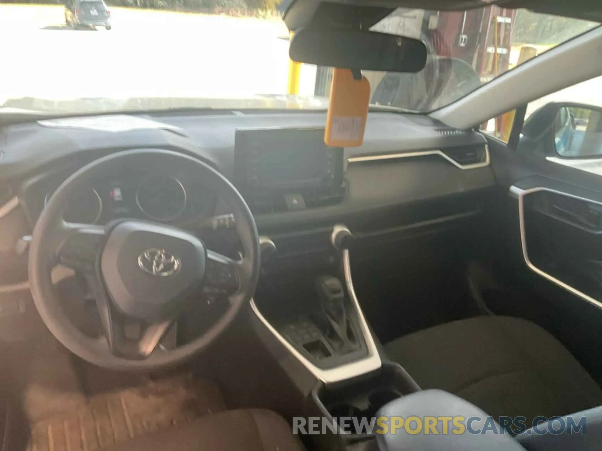 17 Photograph of a damaged car 2T3F1RFV6KC029615 TOYOTA RAV4 2019