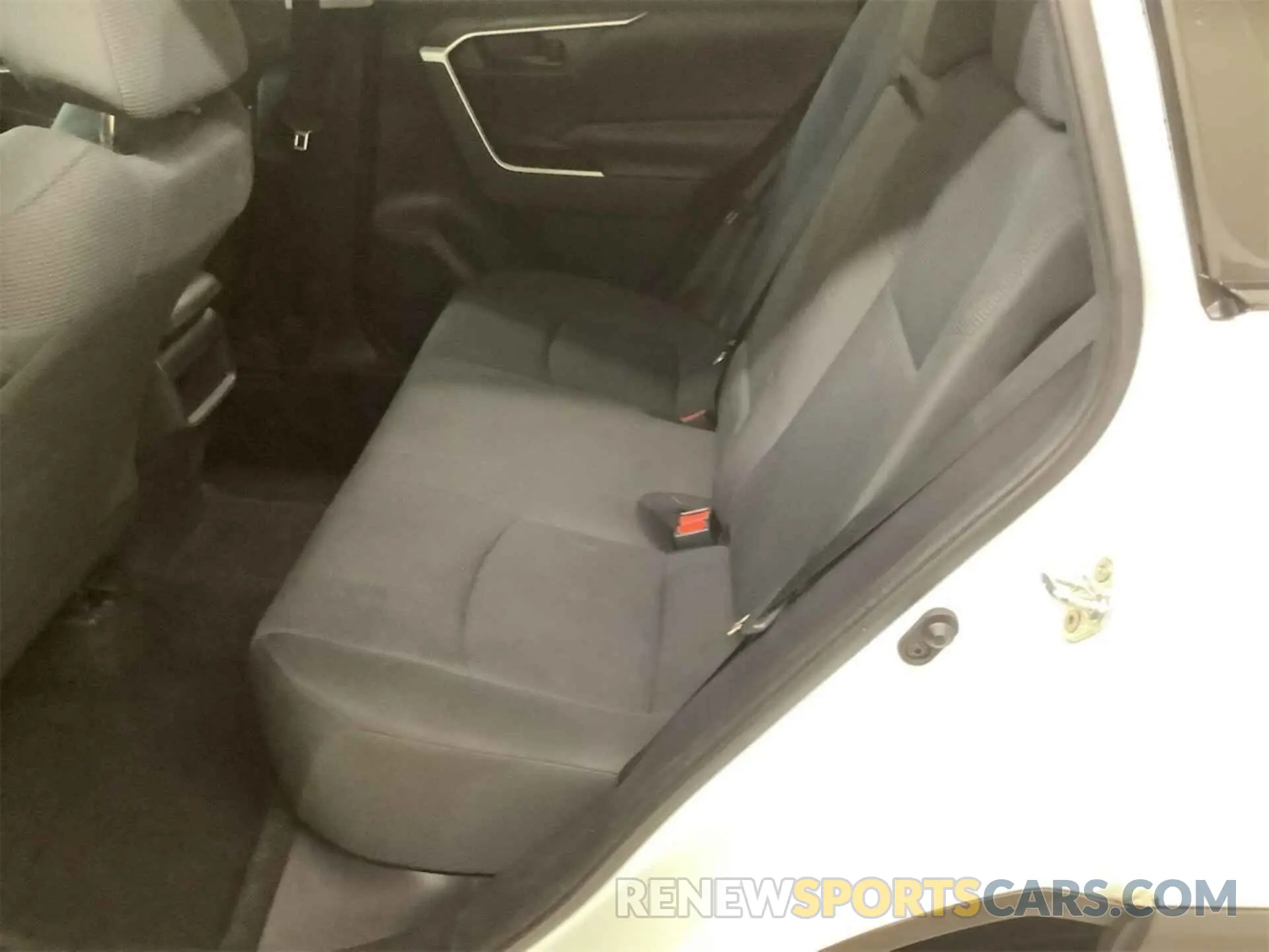 18 Photograph of a damaged car 2T3F1RFV6KC029615 TOYOTA RAV4 2019