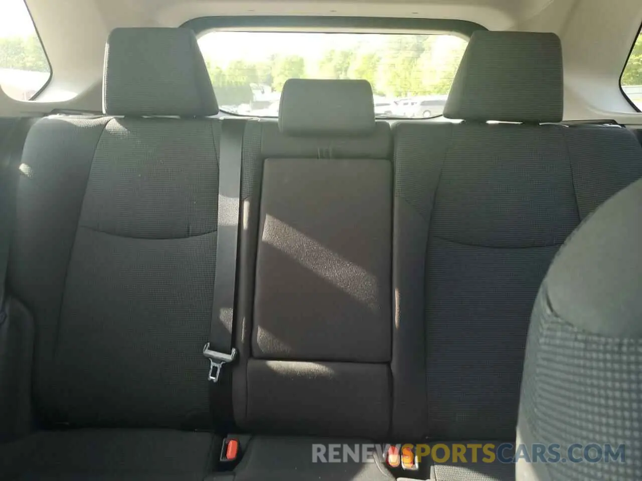 10 Photograph of a damaged car 2T3F1RFV6KC040341 TOYOTA RAV4 2019