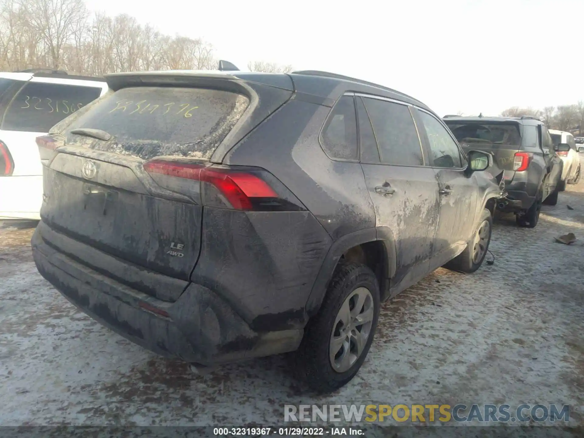 4 Photograph of a damaged car 2T3F1RFV6KW049135 TOYOTA RAV4 2019