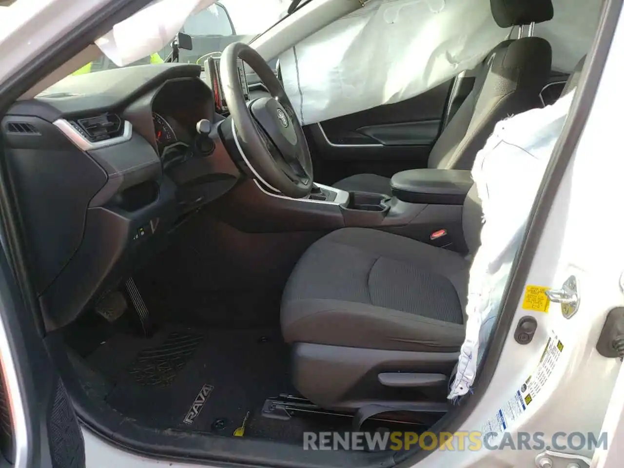 7 Photograph of a damaged car 2T3F1RFV6KW064363 TOYOTA RAV4 2019