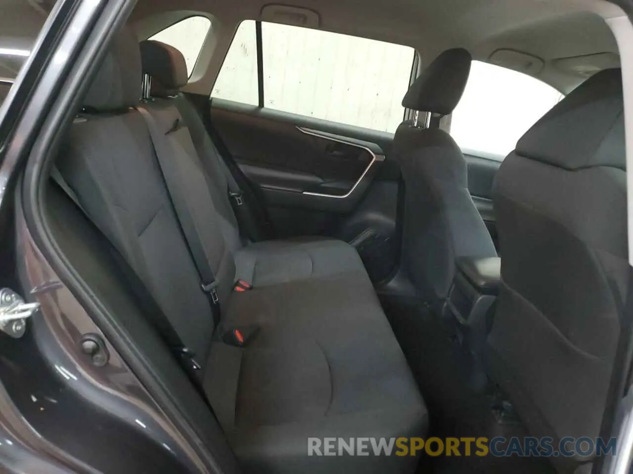 11 Photograph of a damaged car 2T3F1RFV6KW066131 TOYOTA RAV4 2019