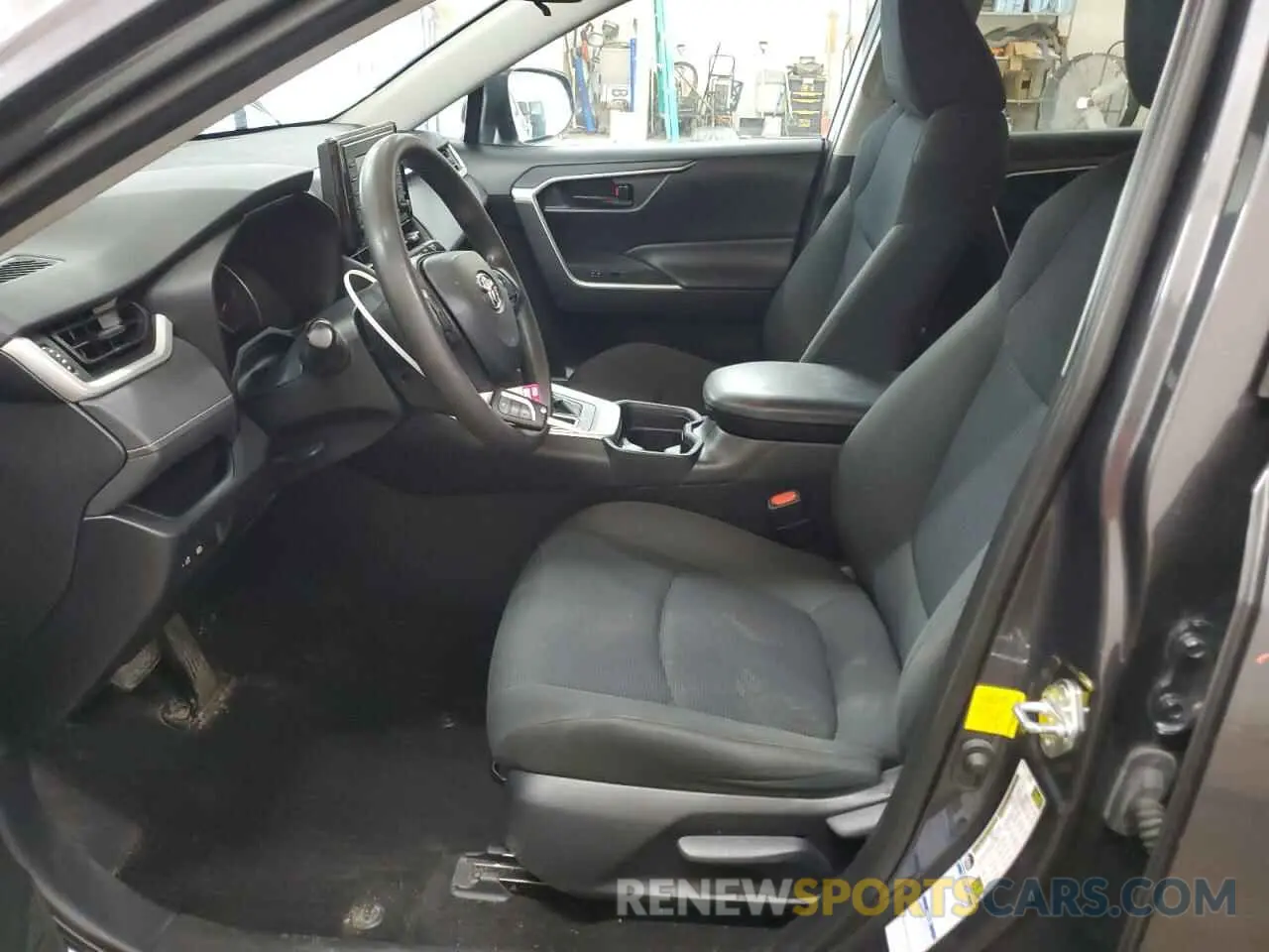 7 Photograph of a damaged car 2T3F1RFV6KW066131 TOYOTA RAV4 2019