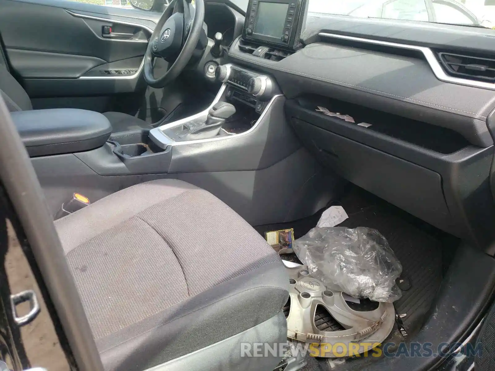 5 Photograph of a damaged car 2T3F1RFV7KC016405 TOYOTA RAV4 2019