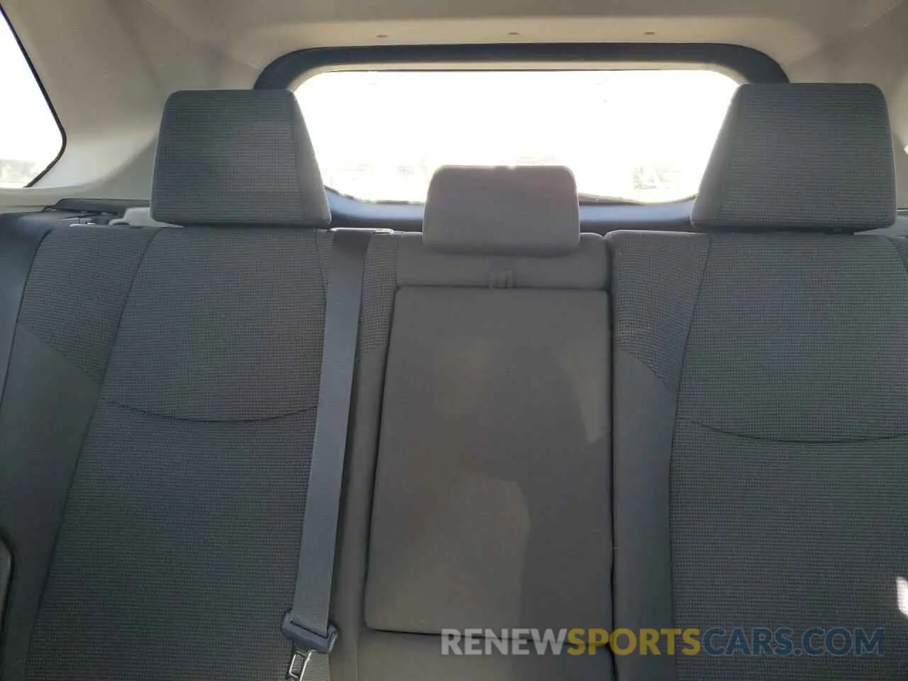 10 Photograph of a damaged car 2T3F1RFV7KC021829 TOYOTA RAV4 2019