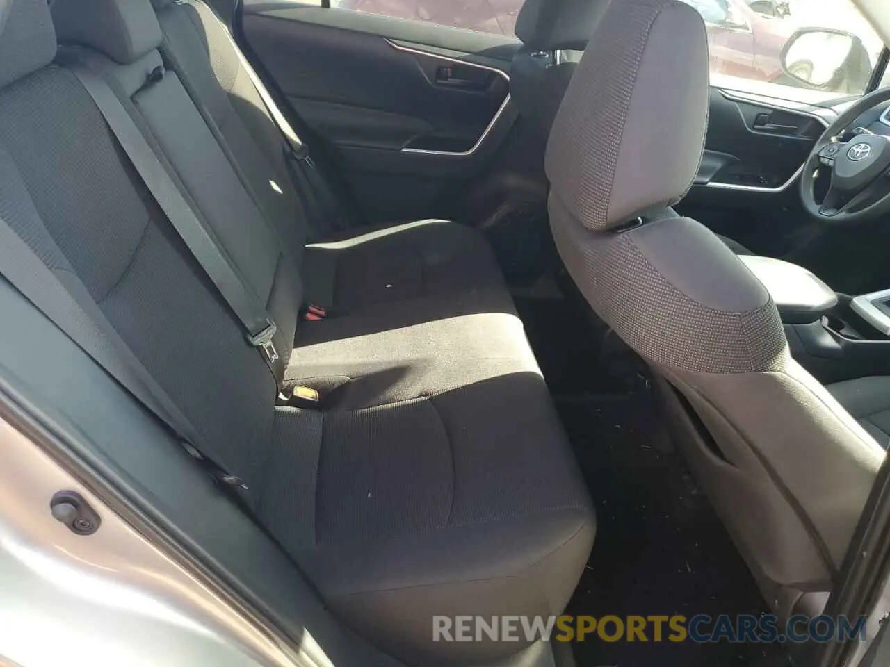 11 Photograph of a damaged car 2T3F1RFV7KC021829 TOYOTA RAV4 2019