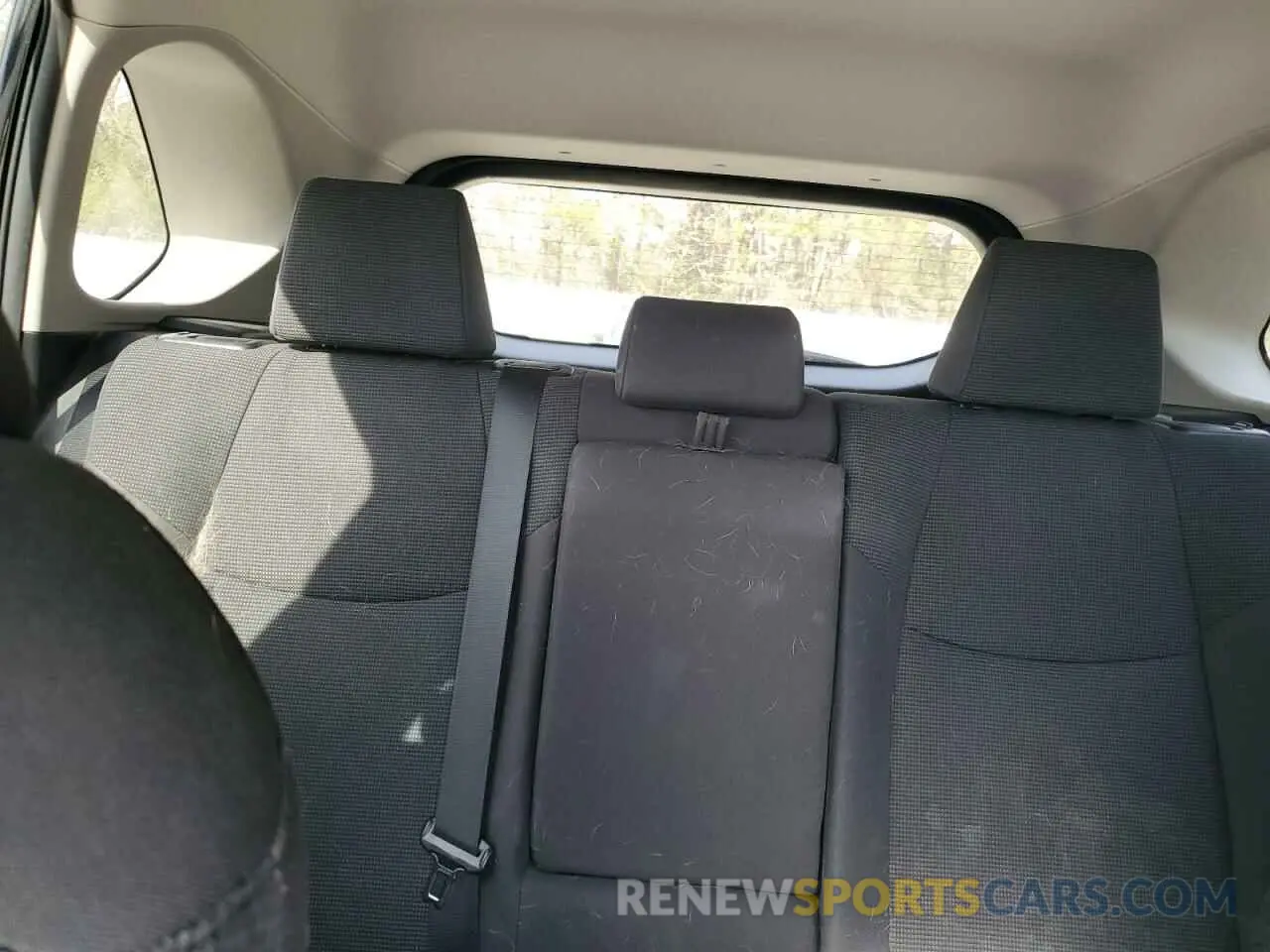 10 Photograph of a damaged car 2T3F1RFV7KW067644 TOYOTA RAV4 2019