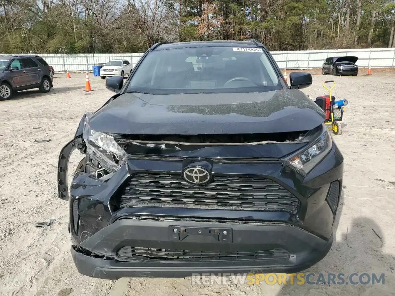 5 Photograph of a damaged car 2T3F1RFV7KW067644 TOYOTA RAV4 2019