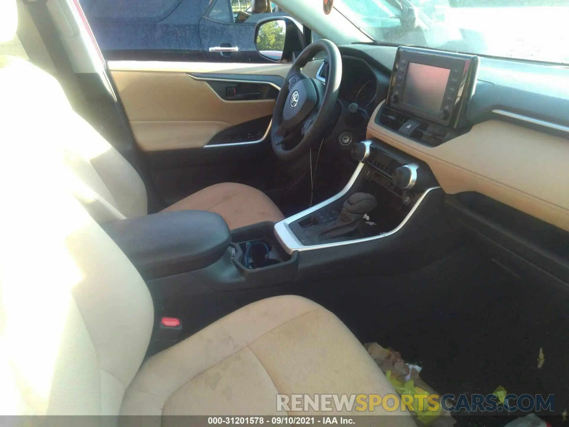 5 Photograph of a damaged car 2T3F1RFV7KW073895 TOYOTA RAV4 2019