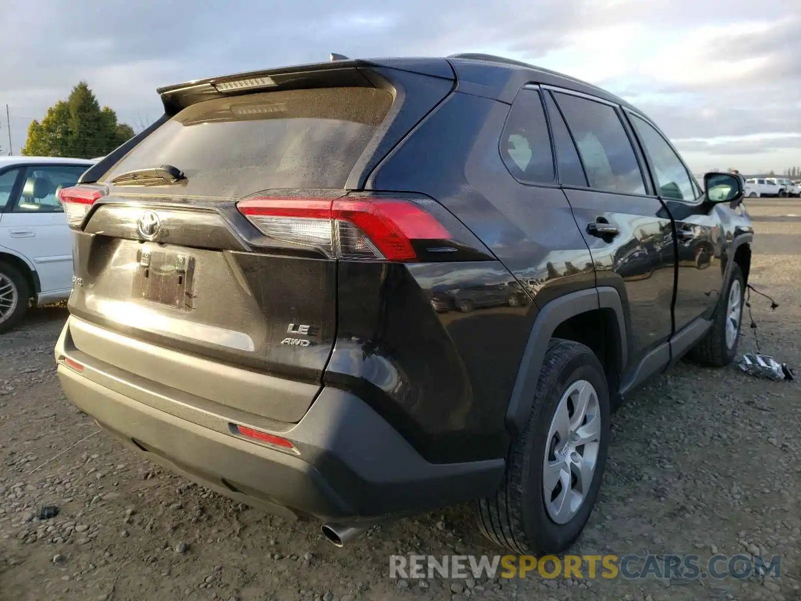 4 Photograph of a damaged car 2T3F1RFV8KC006952 TOYOTA RAV4 2019