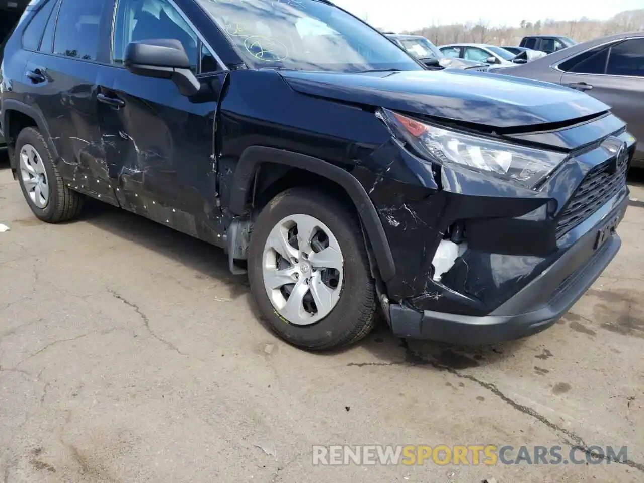 9 Photograph of a damaged car 2T3F1RFV8KC035321 TOYOTA RAV4 2019