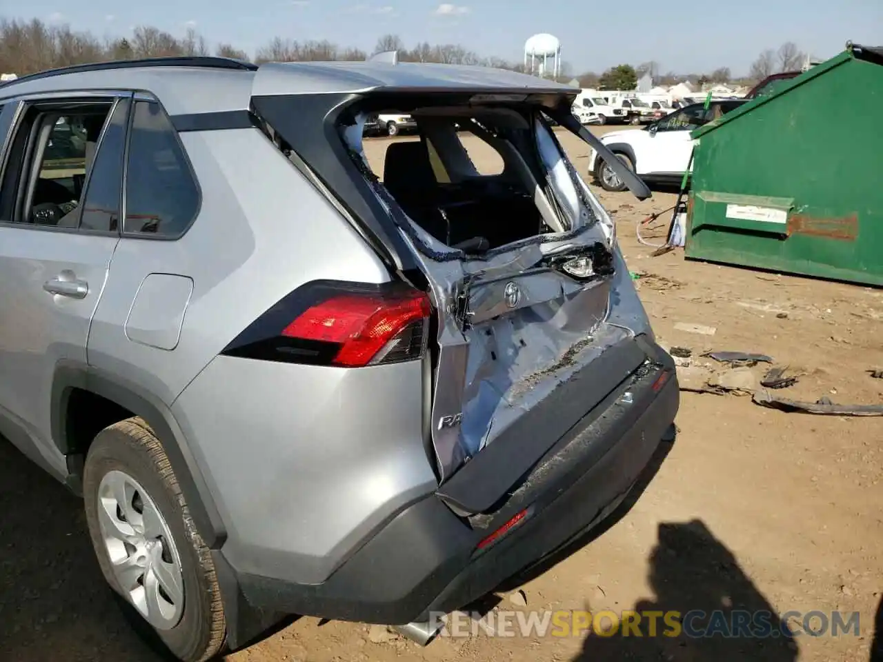 9 Photograph of a damaged car 2T3F1RFV8KC056685 TOYOTA RAV4 2019