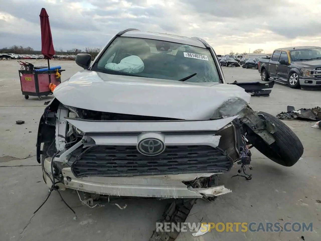 5 Photograph of a damaged car 2T3F1RFV8KW019490 TOYOTA RAV4 2019