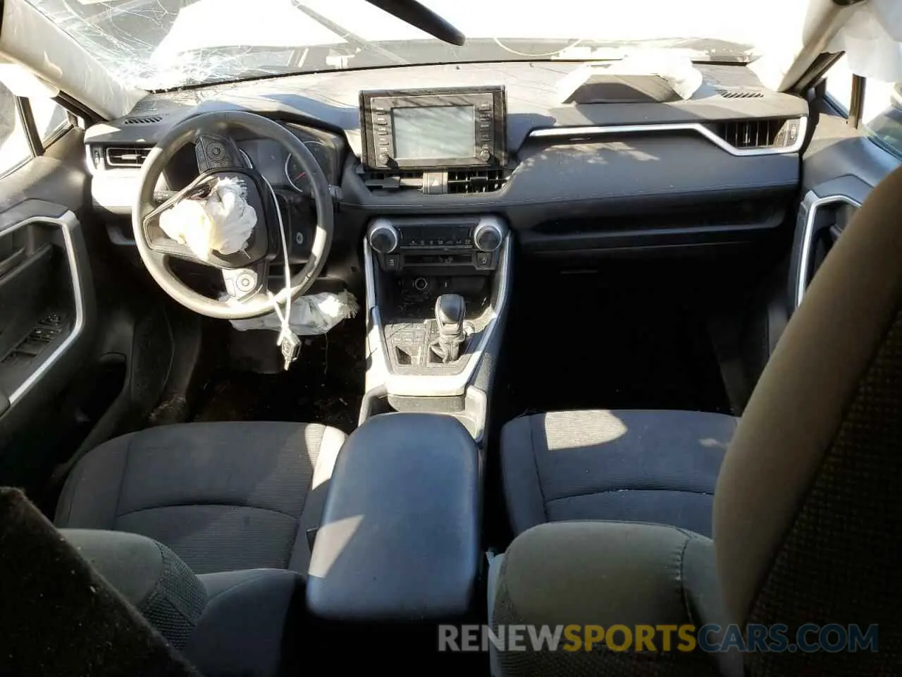 8 Photograph of a damaged car 2T3F1RFV8KW019490 TOYOTA RAV4 2019