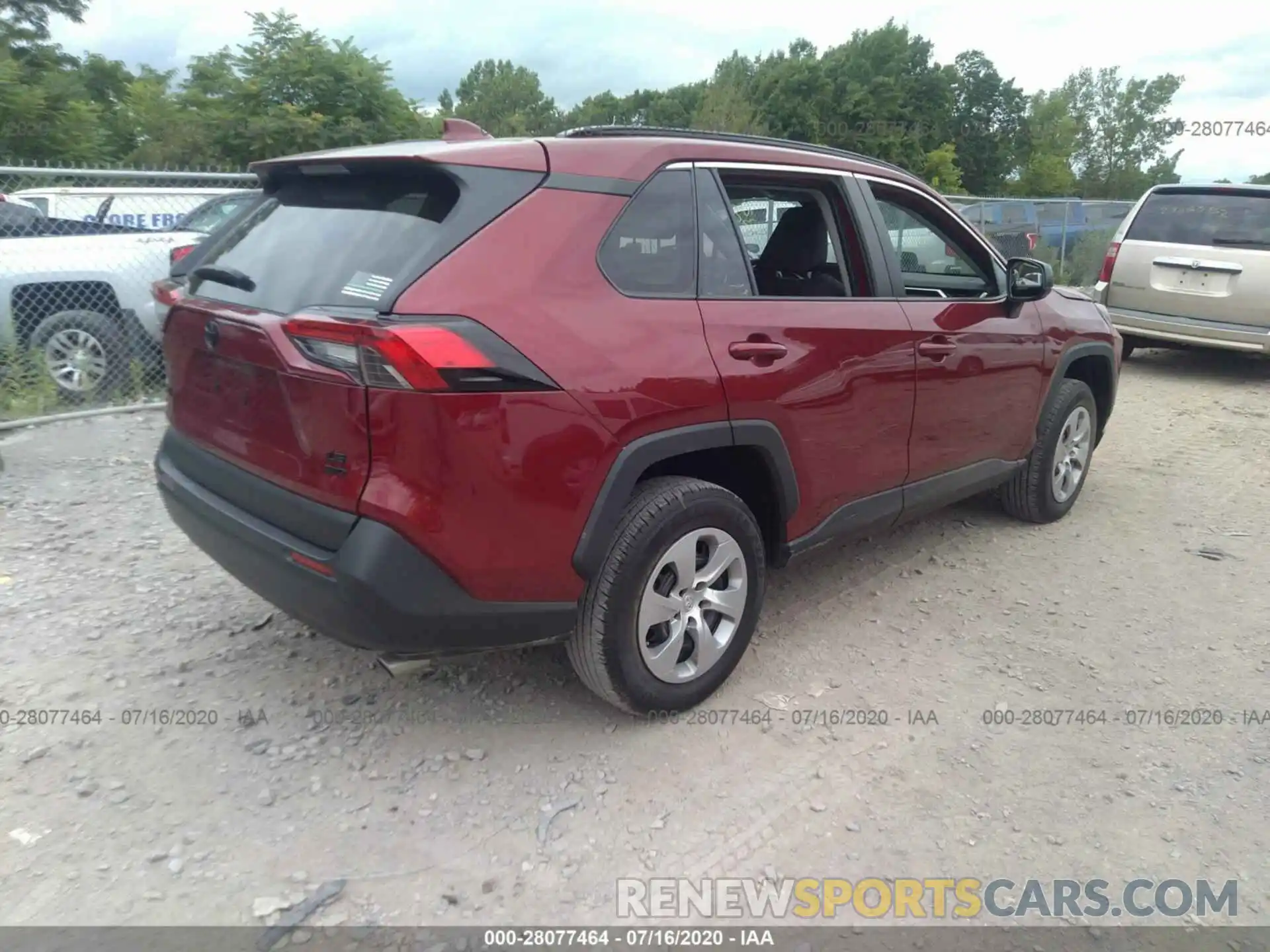 4 Photograph of a damaged car 2T3F1RFV8KW033423 TOYOTA RAV4 2019