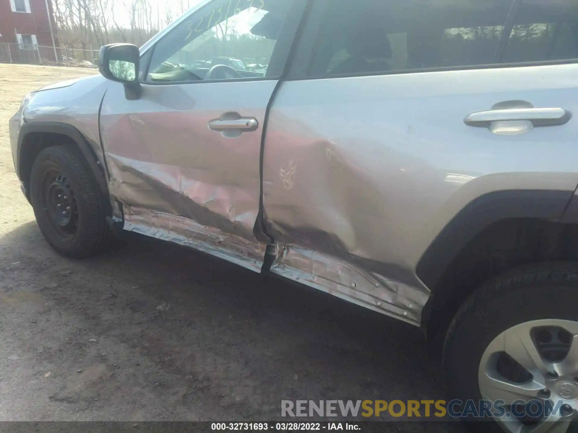 6 Photograph of a damaged car 2T3F1RFV8KW035057 TOYOTA RAV4 2019