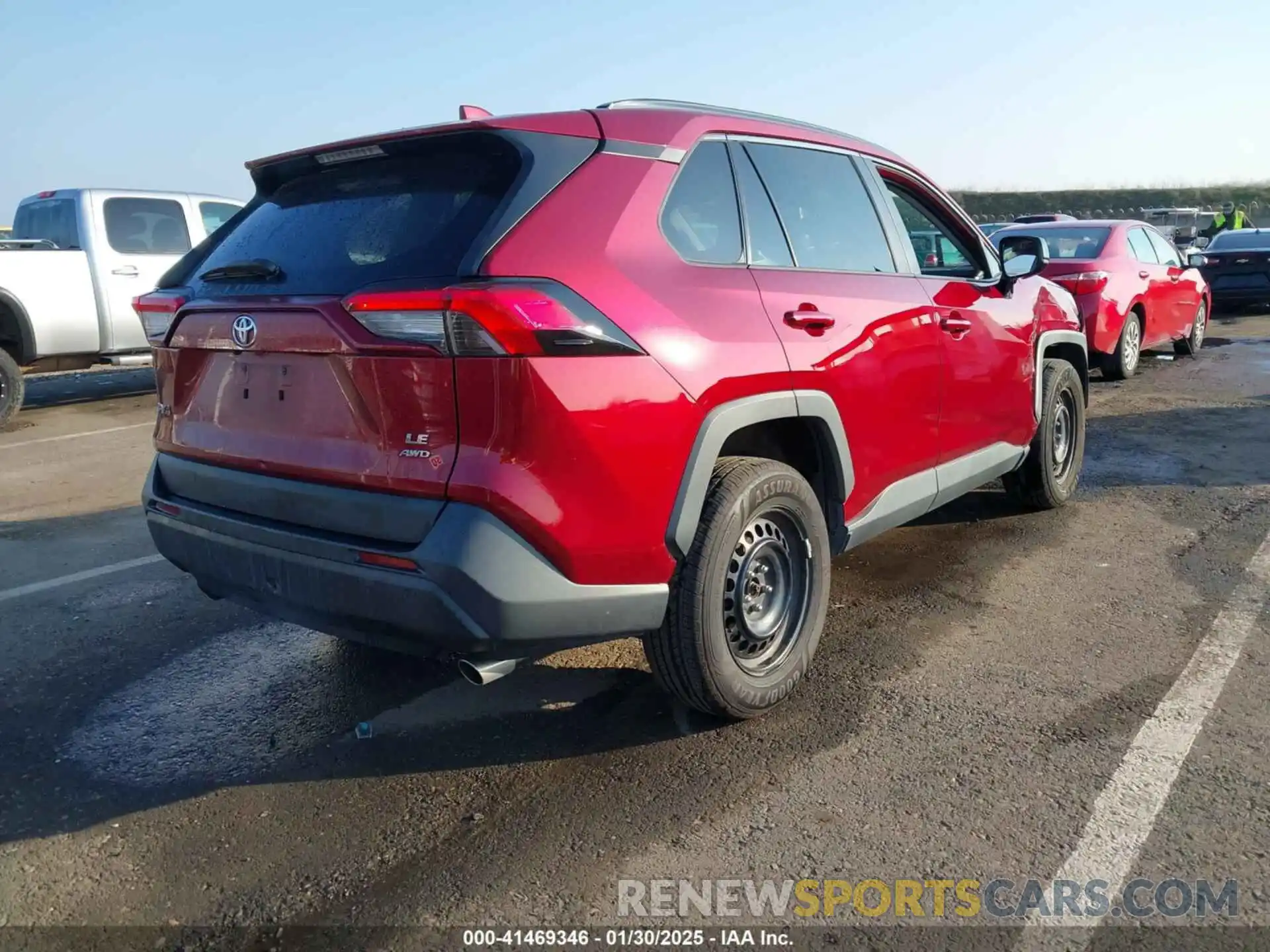 4 Photograph of a damaged car 2T3F1RFV8KW043093 TOYOTA RAV4 2019