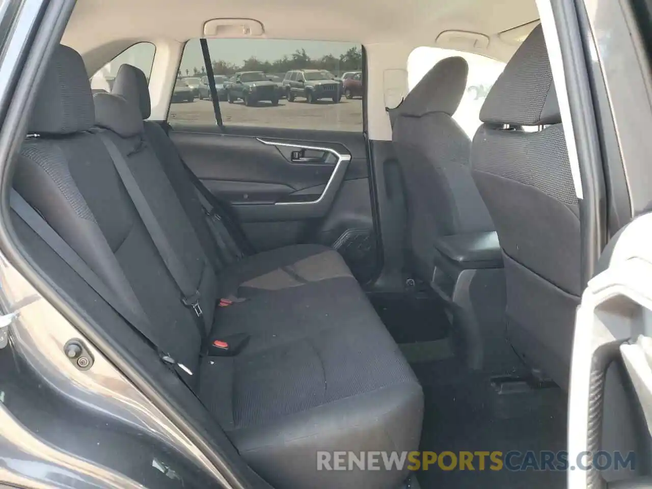 6 Photograph of a damaged car 2T3F1RFV8KW059925 TOYOTA RAV4 2019