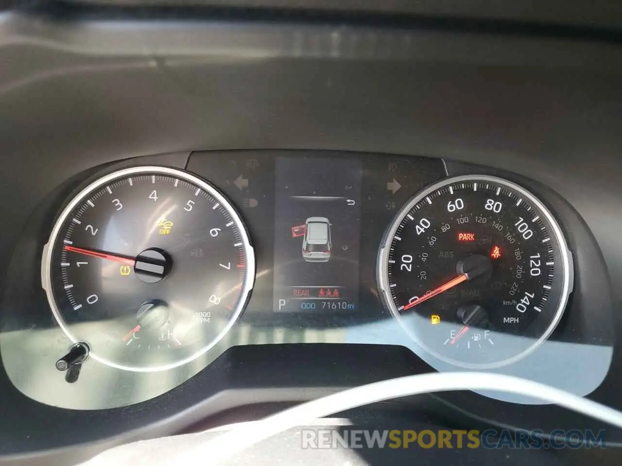9 Photograph of a damaged car 2T3F1RFV8KW063215 TOYOTA RAV4 2019