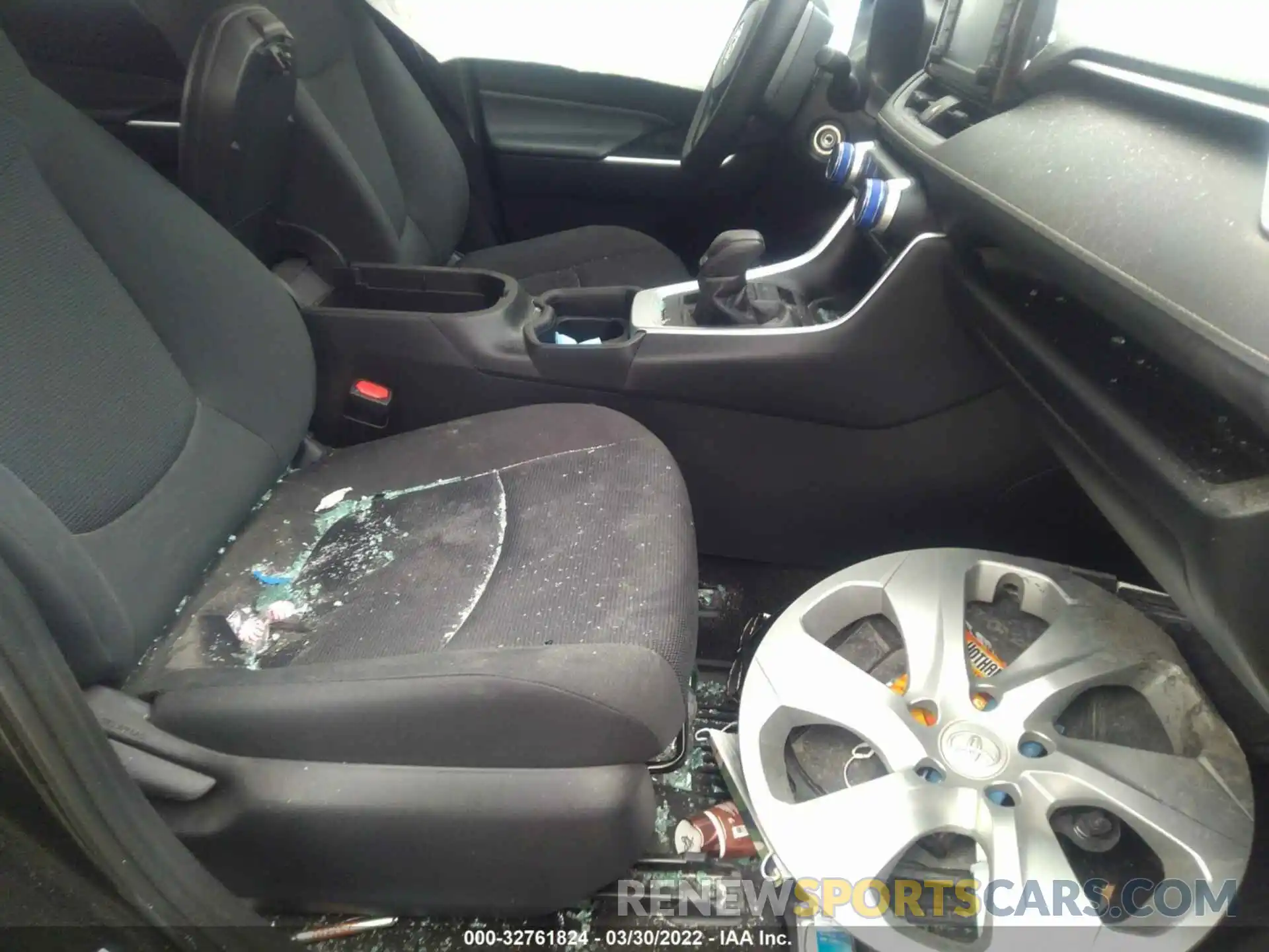 5 Photograph of a damaged car 2T3F1RFV8KW063392 TOYOTA RAV4 2019