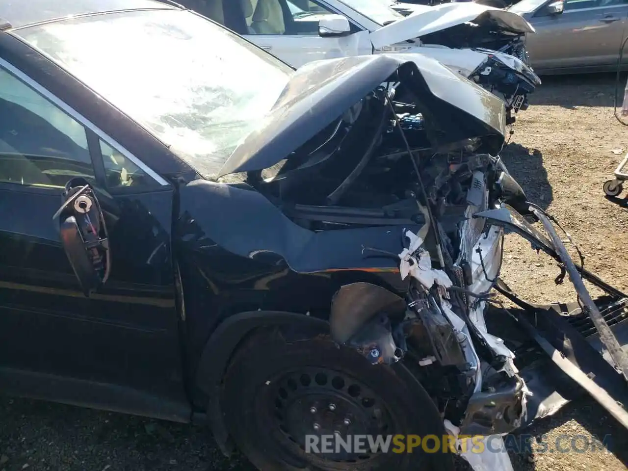 9 Photograph of a damaged car 2T3F1RFV8KW064381 TOYOTA RAV4 2019