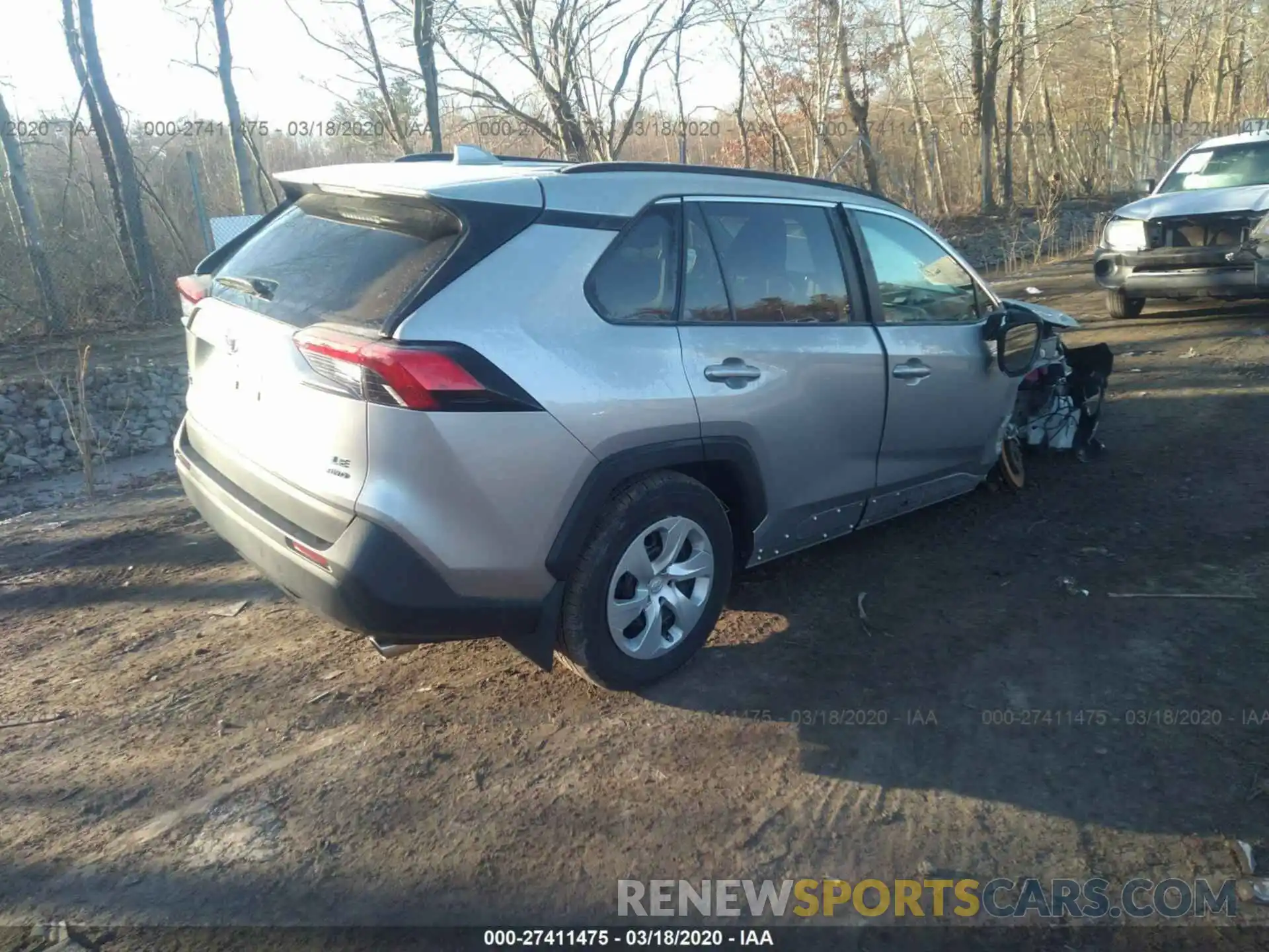 4 Photograph of a damaged car 2T3F1RFV9KC032556 TOYOTA RAV4 2019