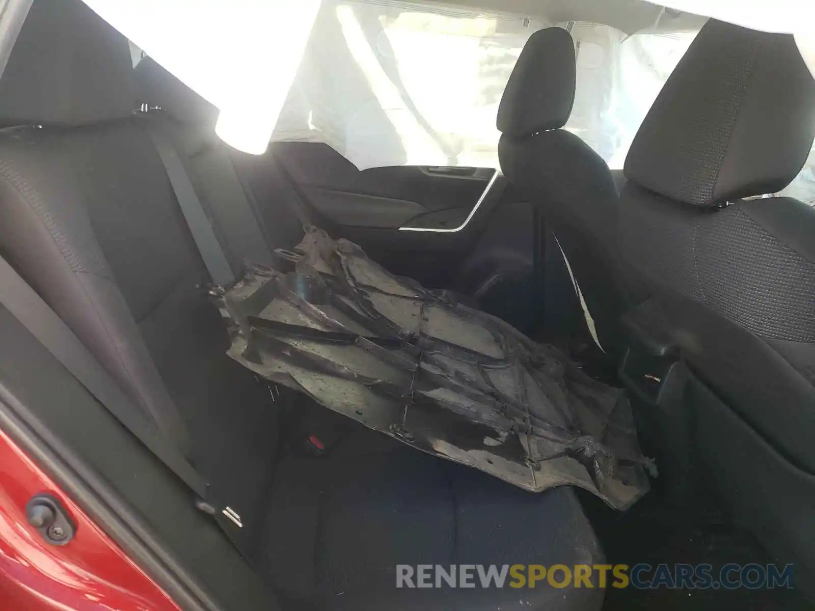 6 Photograph of a damaged car 2T3F1RFV9KW006425 TOYOTA RAV4 2019