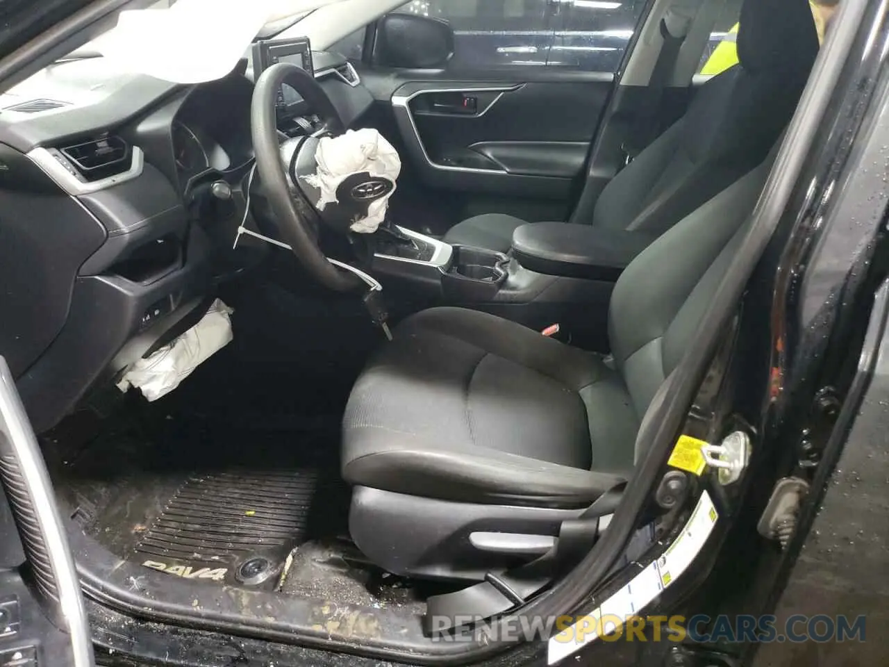 7 Photograph of a damaged car 2T3F1RFV9KW012838 TOYOTA RAV4 2019