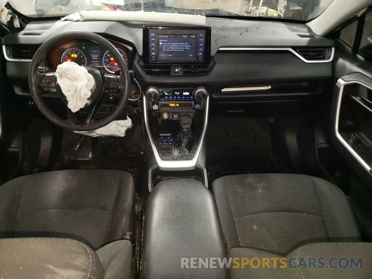 8 Photograph of a damaged car 2T3F1RFV9KW012838 TOYOTA RAV4 2019