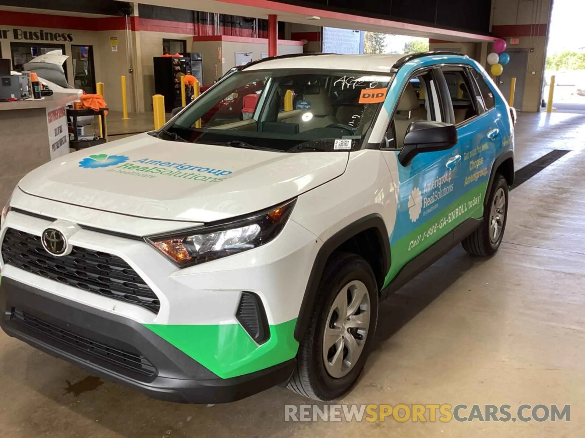 17 Photograph of a damaged car 2T3F1RFV9KW020860 TOYOTA RAV4 2019