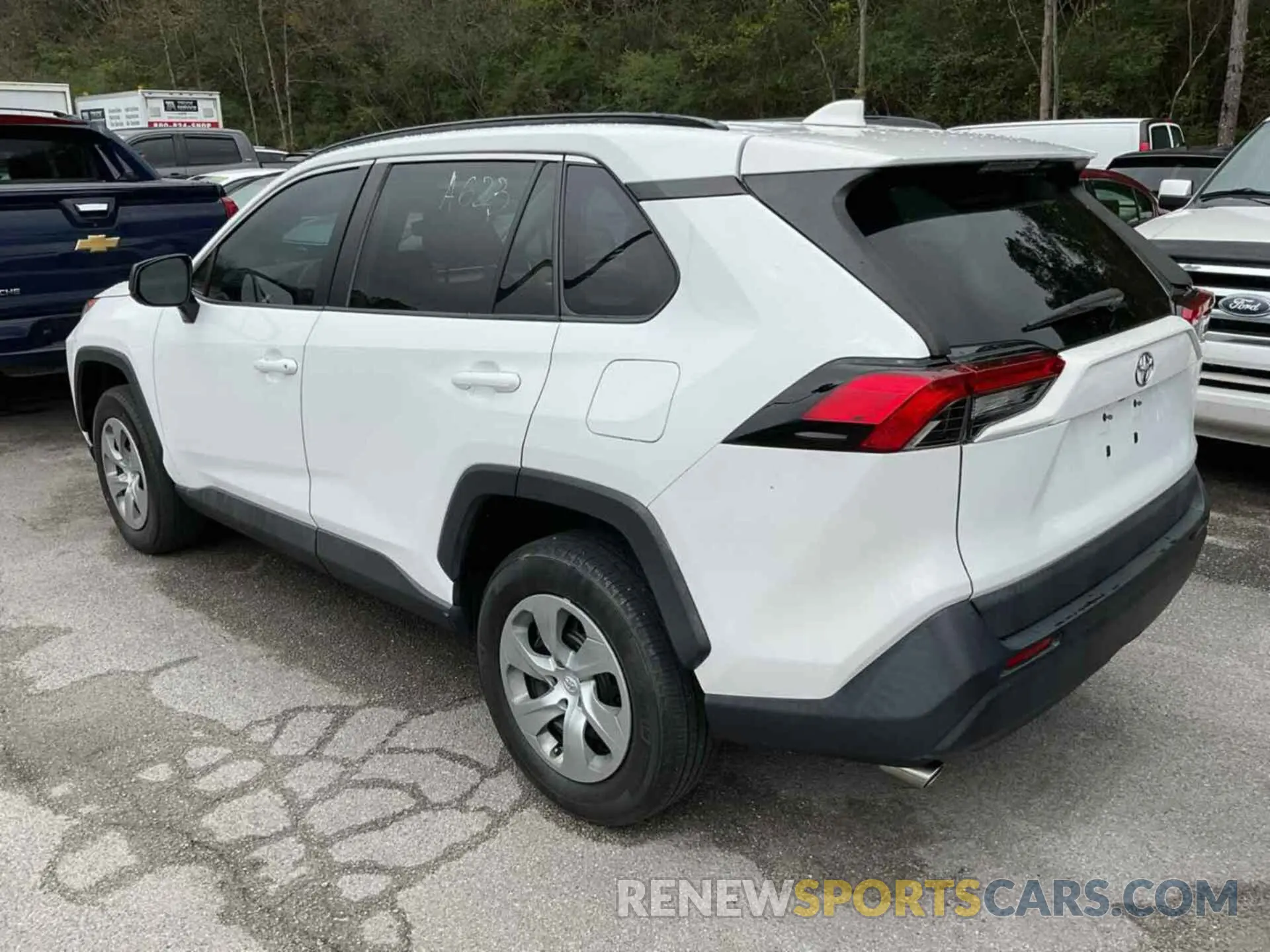 5 Photograph of a damaged car 2T3F1RFV9KW020860 TOYOTA RAV4 2019
