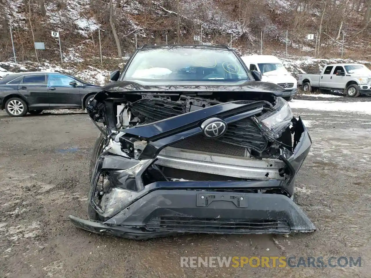 9 Photograph of a damaged car 2T3F1RFV9KW023998 TOYOTA RAV4 2019