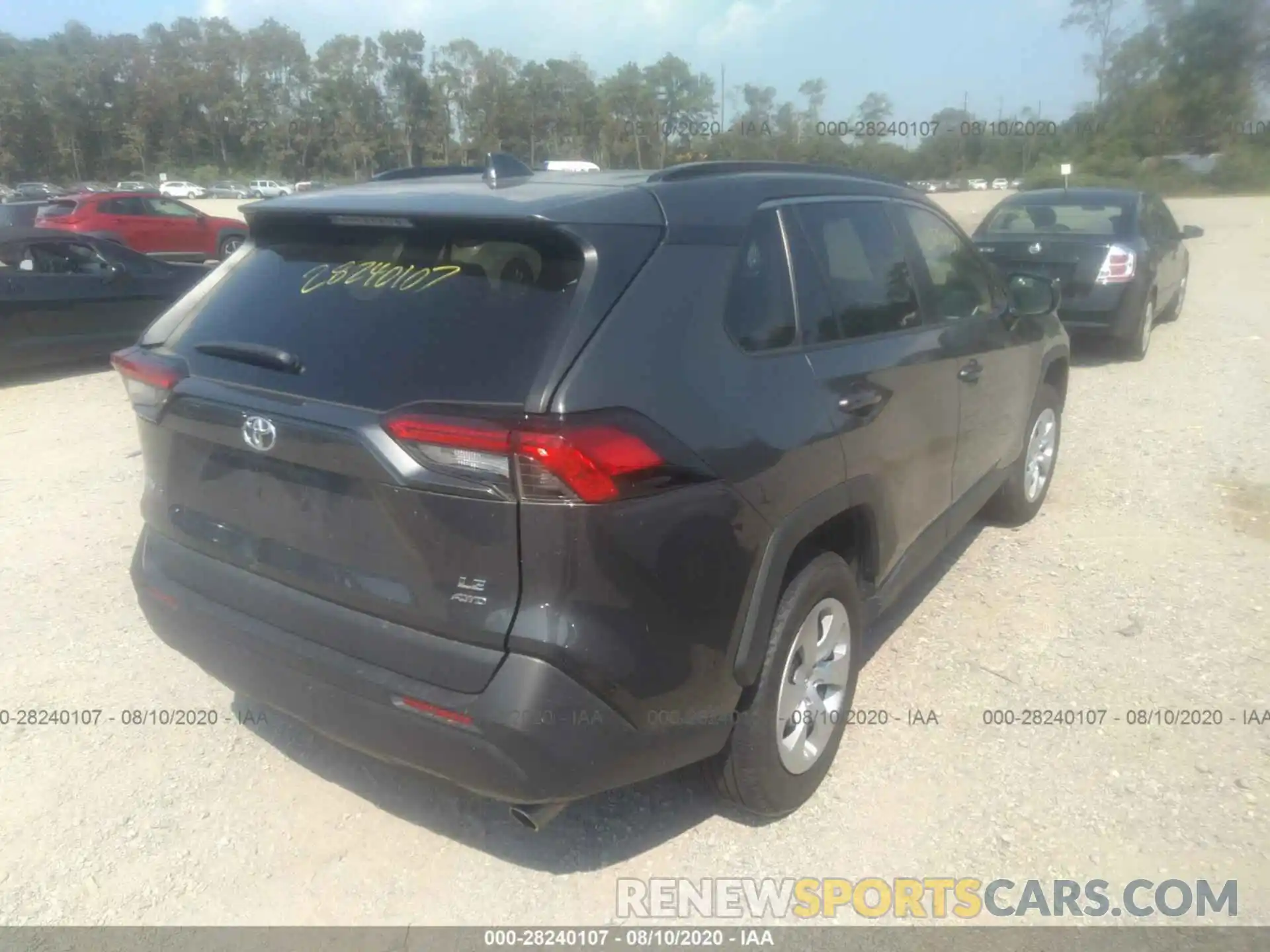 4 Photograph of a damaged car 2T3F1RFV9KW029428 TOYOTA RAV4 2019