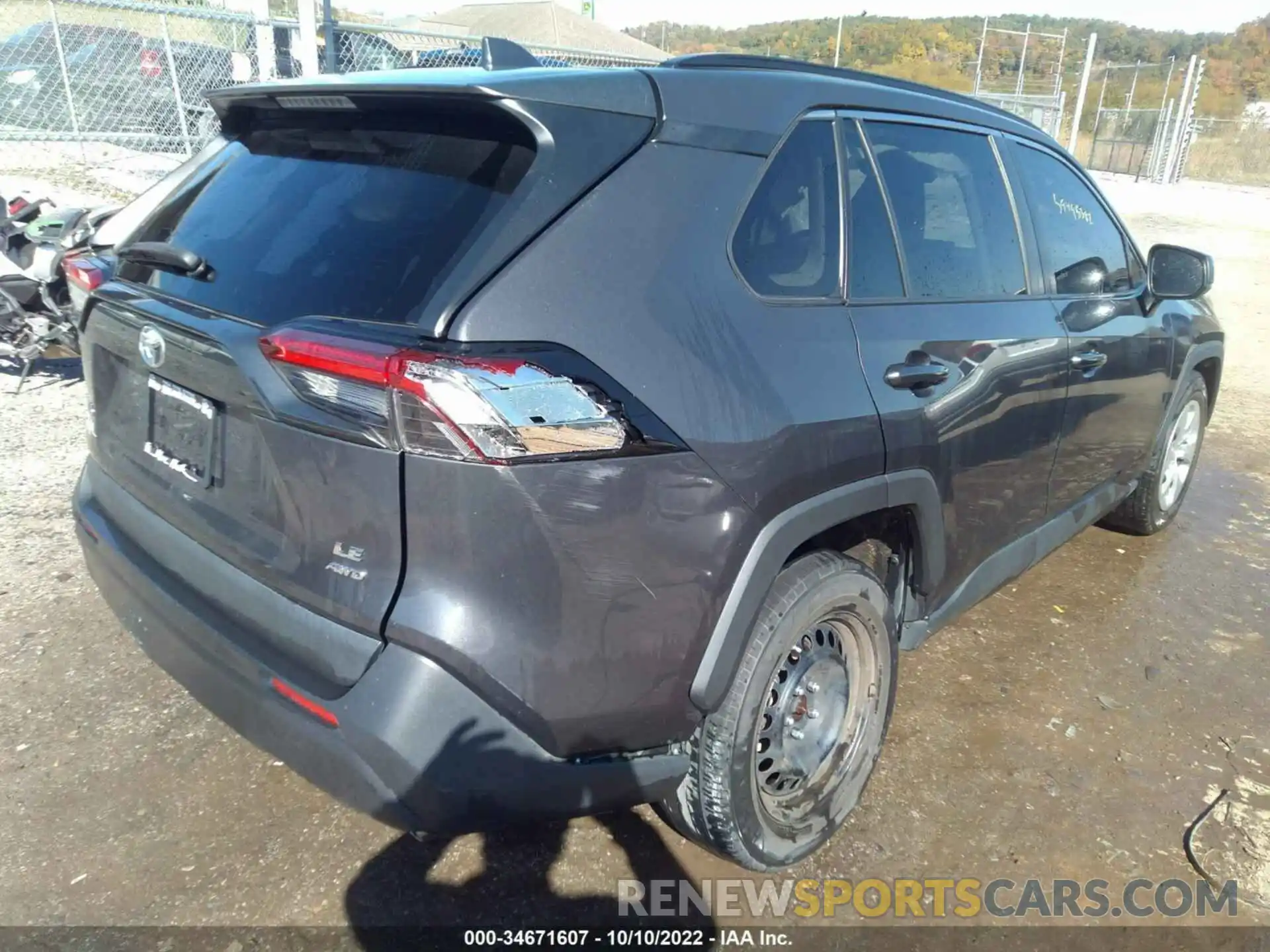 4 Photograph of a damaged car 2T3F1RFV9KW035794 TOYOTA RAV4 2019