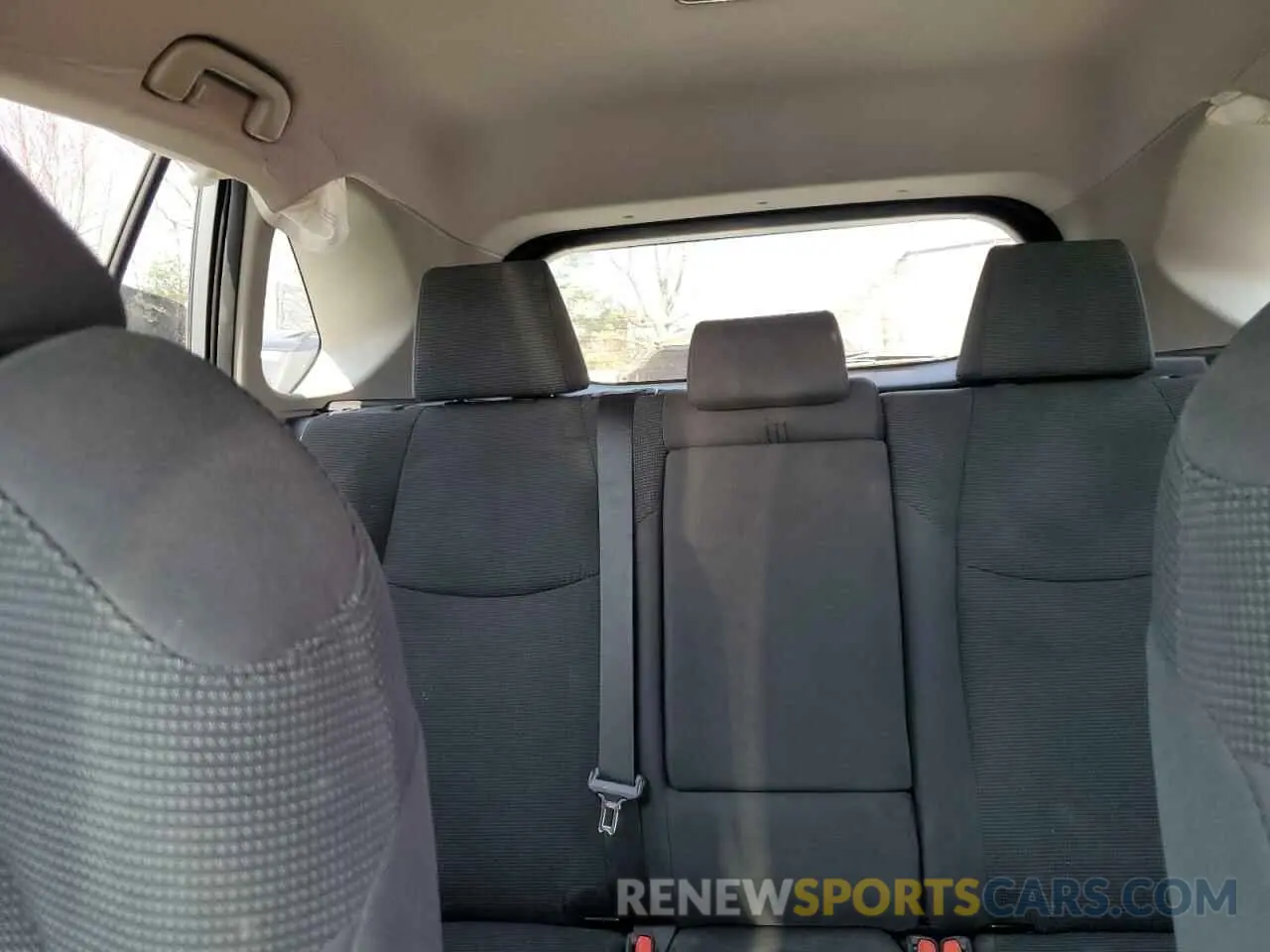 10 Photograph of a damaged car 2T3F1RFV9KW040333 TOYOTA RAV4 2019