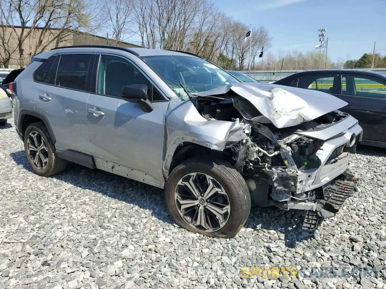 4 Photograph of a damaged car 2T3F1RFV9KW040333 TOYOTA RAV4 2019