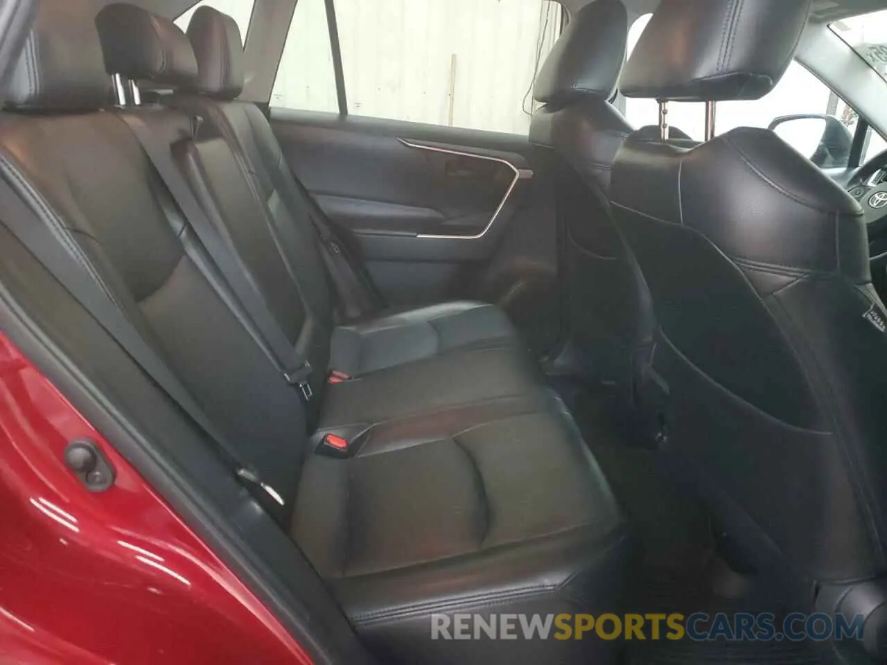 10 Photograph of a damaged car 2T3F1RFV9KW048819 TOYOTA RAV4 2019