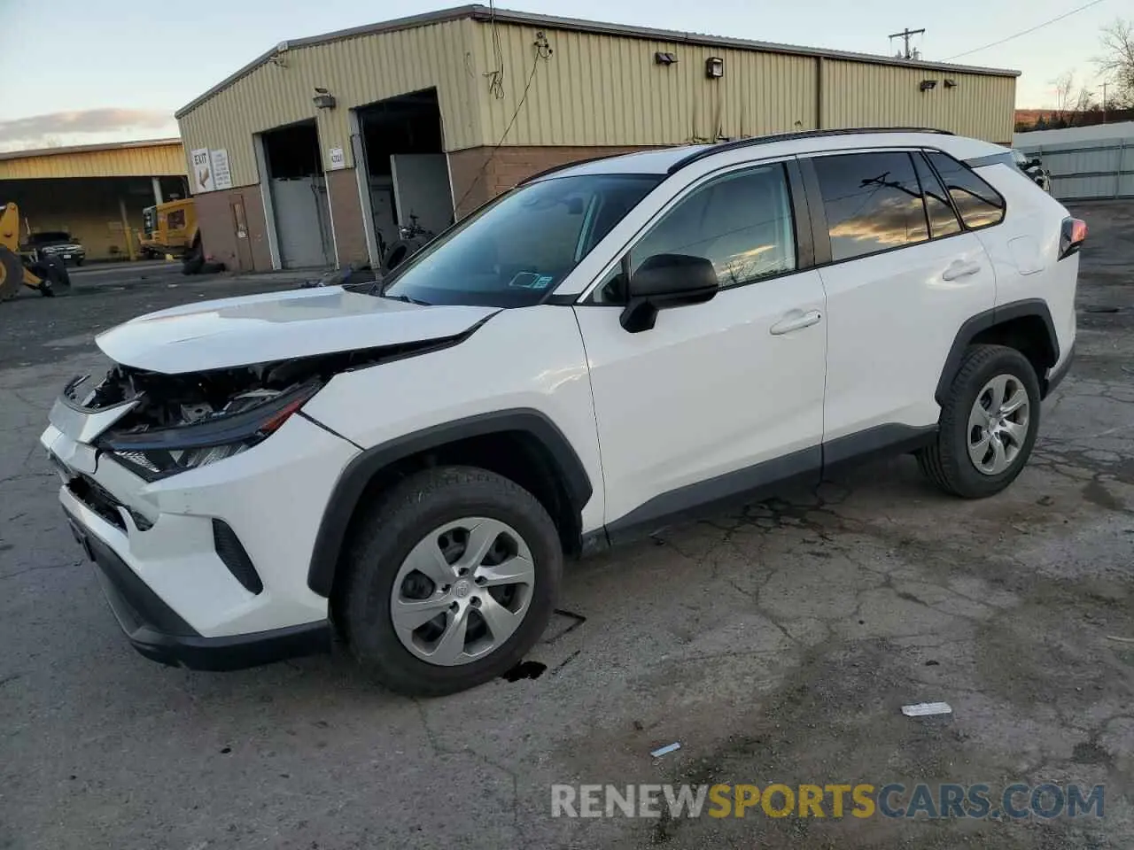 1 Photograph of a damaged car 2T3F1RFV9KW051588 TOYOTA RAV4 2019