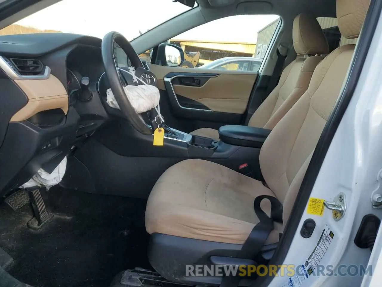 7 Photograph of a damaged car 2T3F1RFV9KW051588 TOYOTA RAV4 2019