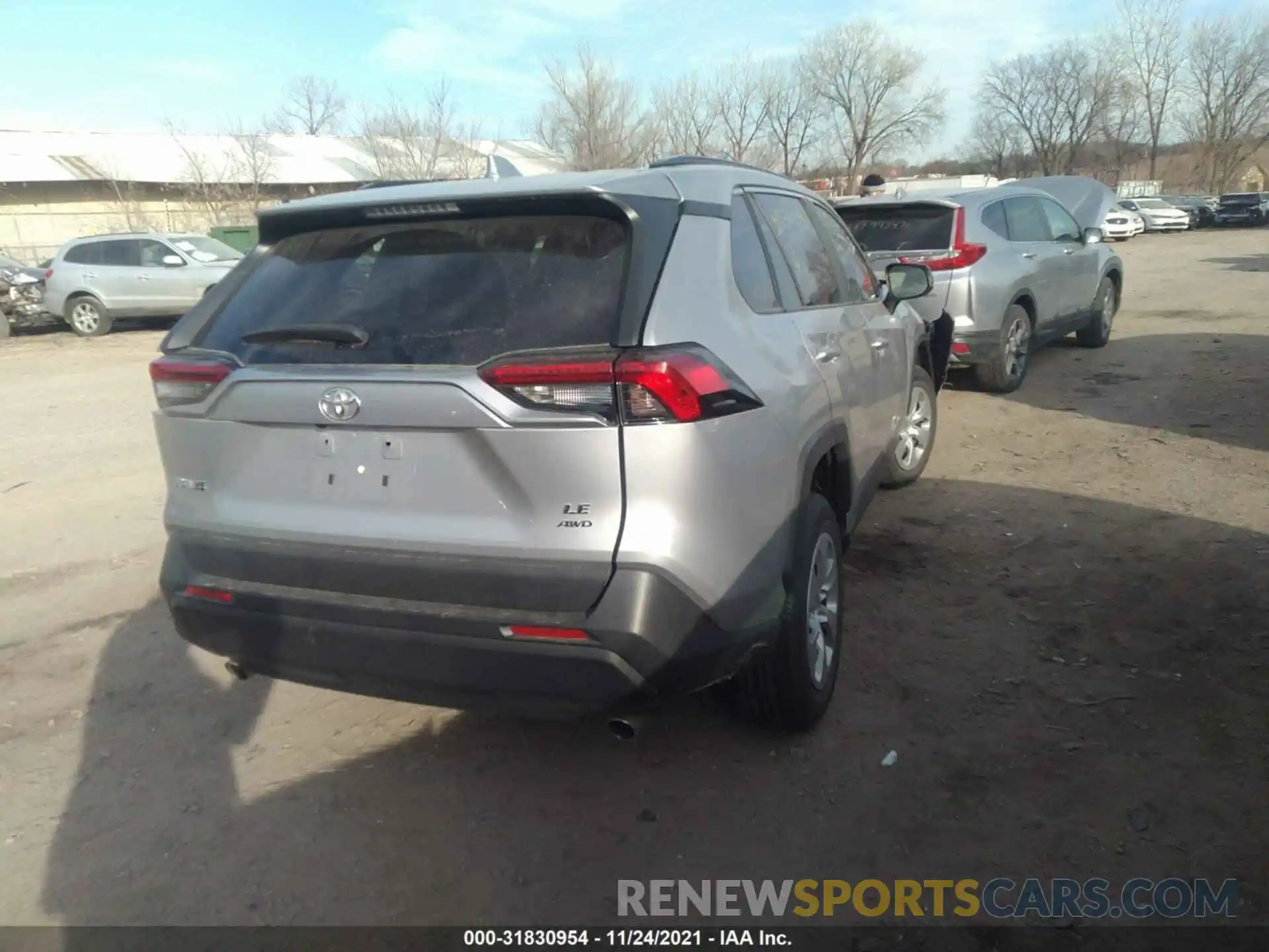 4 Photograph of a damaged car 2T3F1RFV9KW061733 TOYOTA RAV4 2019