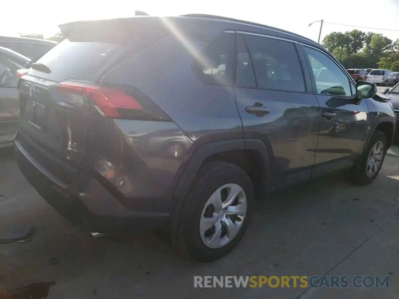 4 Photograph of a damaged car 2T3F1RFV9KW081044 TOYOTA RAV4 2019