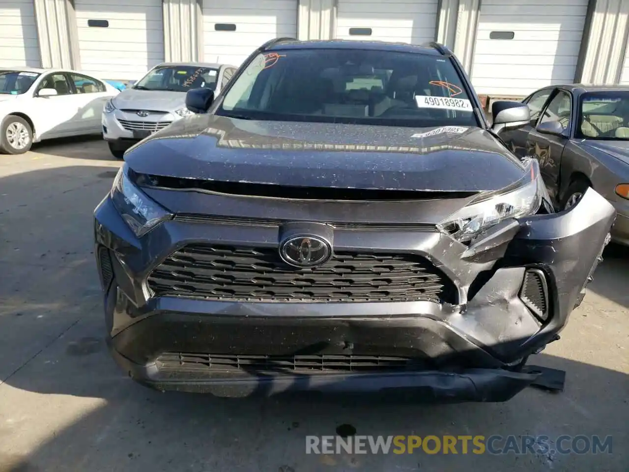 9 Photograph of a damaged car 2T3F1RFV9KW081044 TOYOTA RAV4 2019