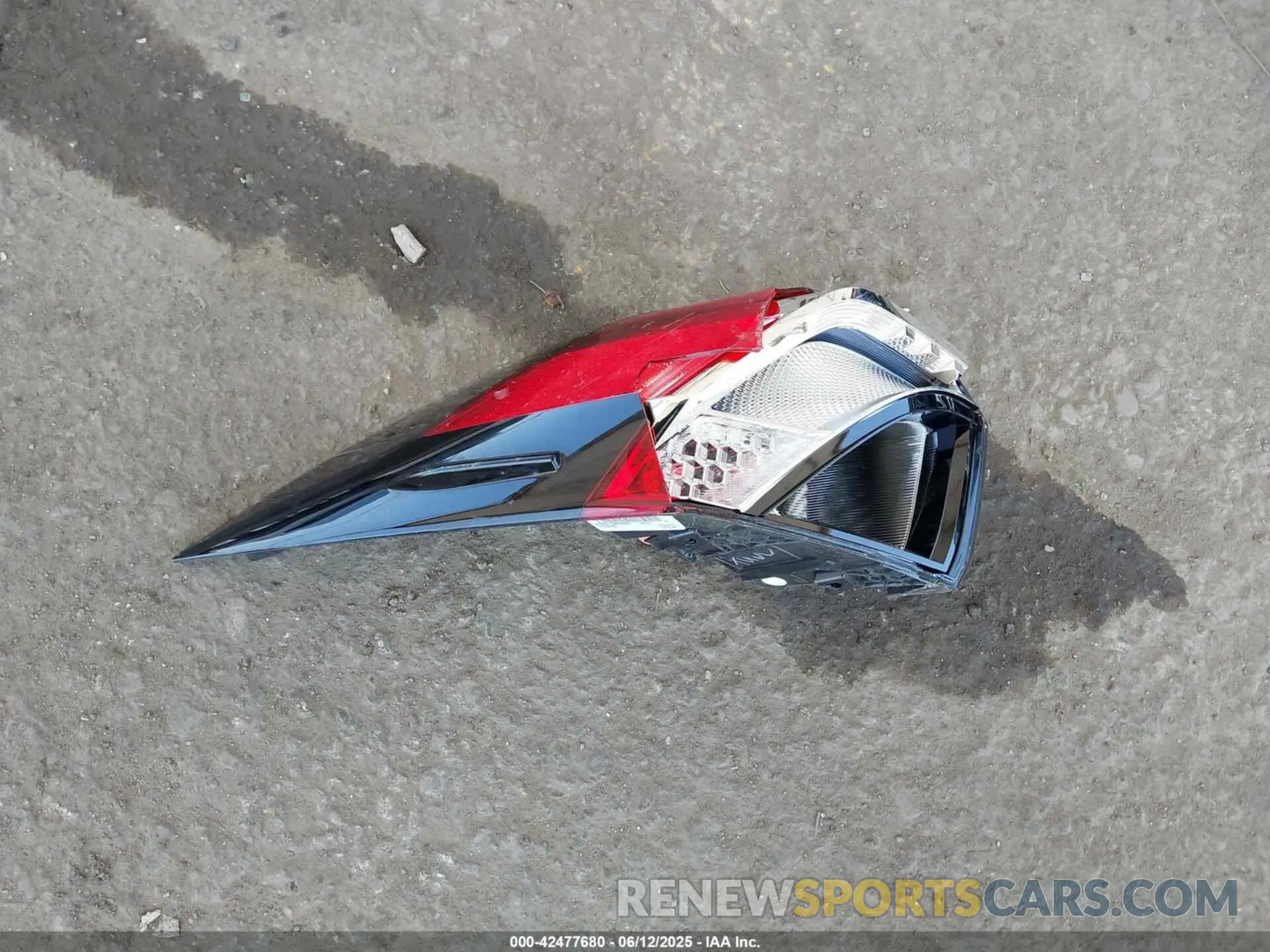 12 Photograph of a damaged car 2T3F1RFVXKC018357 TOYOTA RAV4 2019