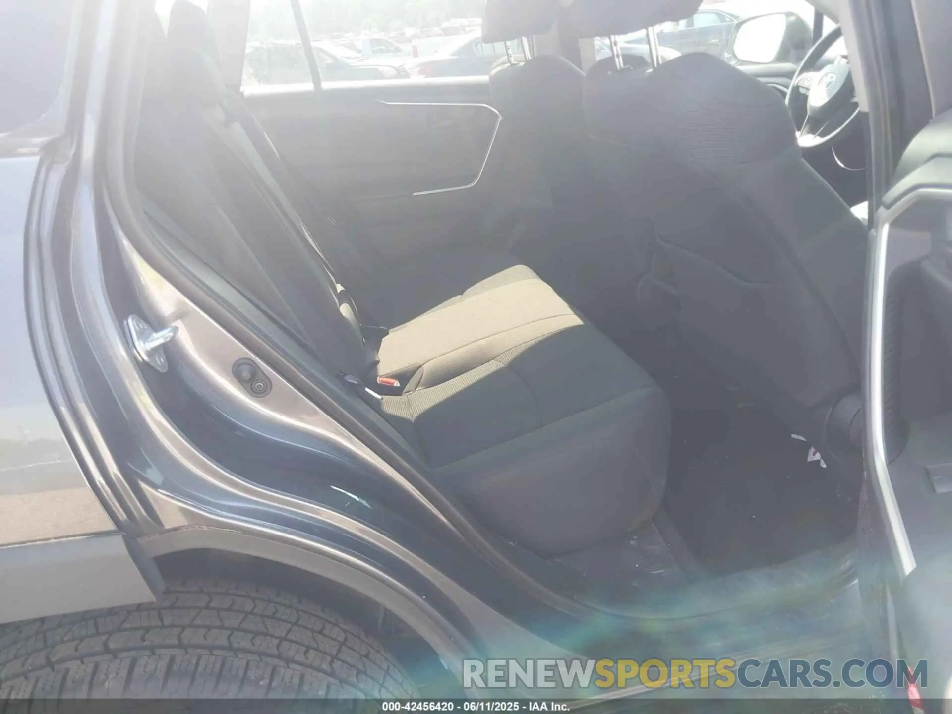 8 Photograph of a damaged car 2T3F1RFVXKC056266 TOYOTA RAV4 2019
