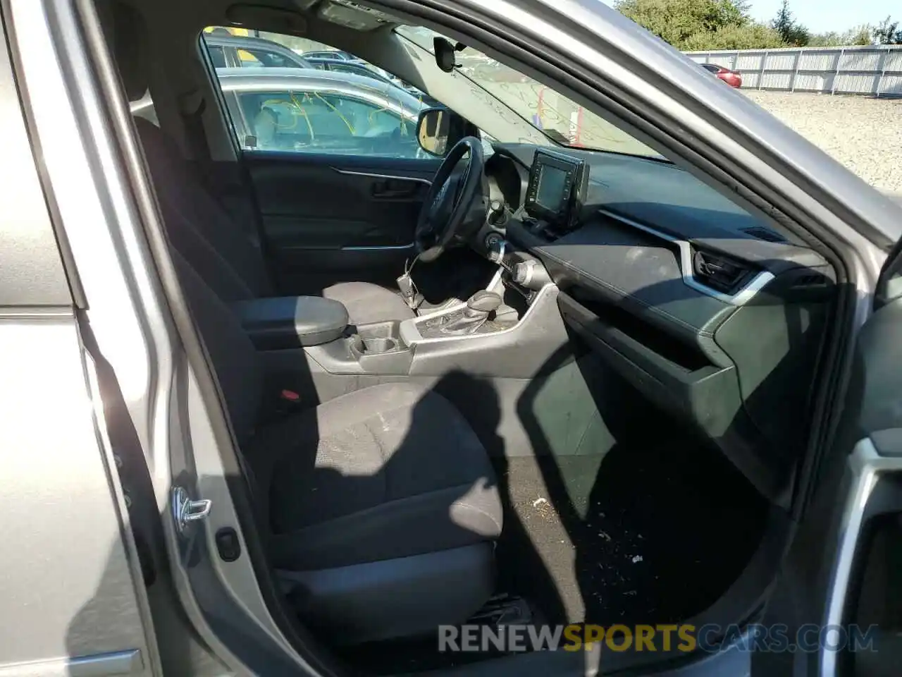 5 Photograph of a damaged car 2T3F1RFVXKC059636 TOYOTA RAV4 2019